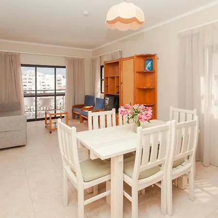 阿尔法加塞洛玛尔皮克酒店